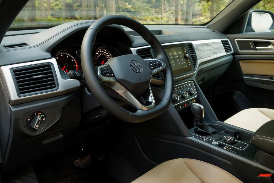 Интерьер Volkswagen Atlas Cross Sport SE 2020 года  (фото 4 из 22)